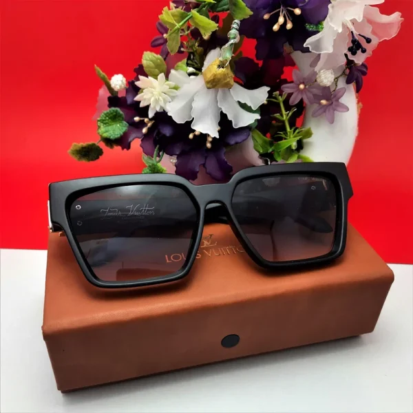 عینک آفتابی زنانه مدل V101 - تصویر 9