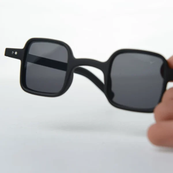 عینک آفتابی مدل BLK-5089 - تصویر 5